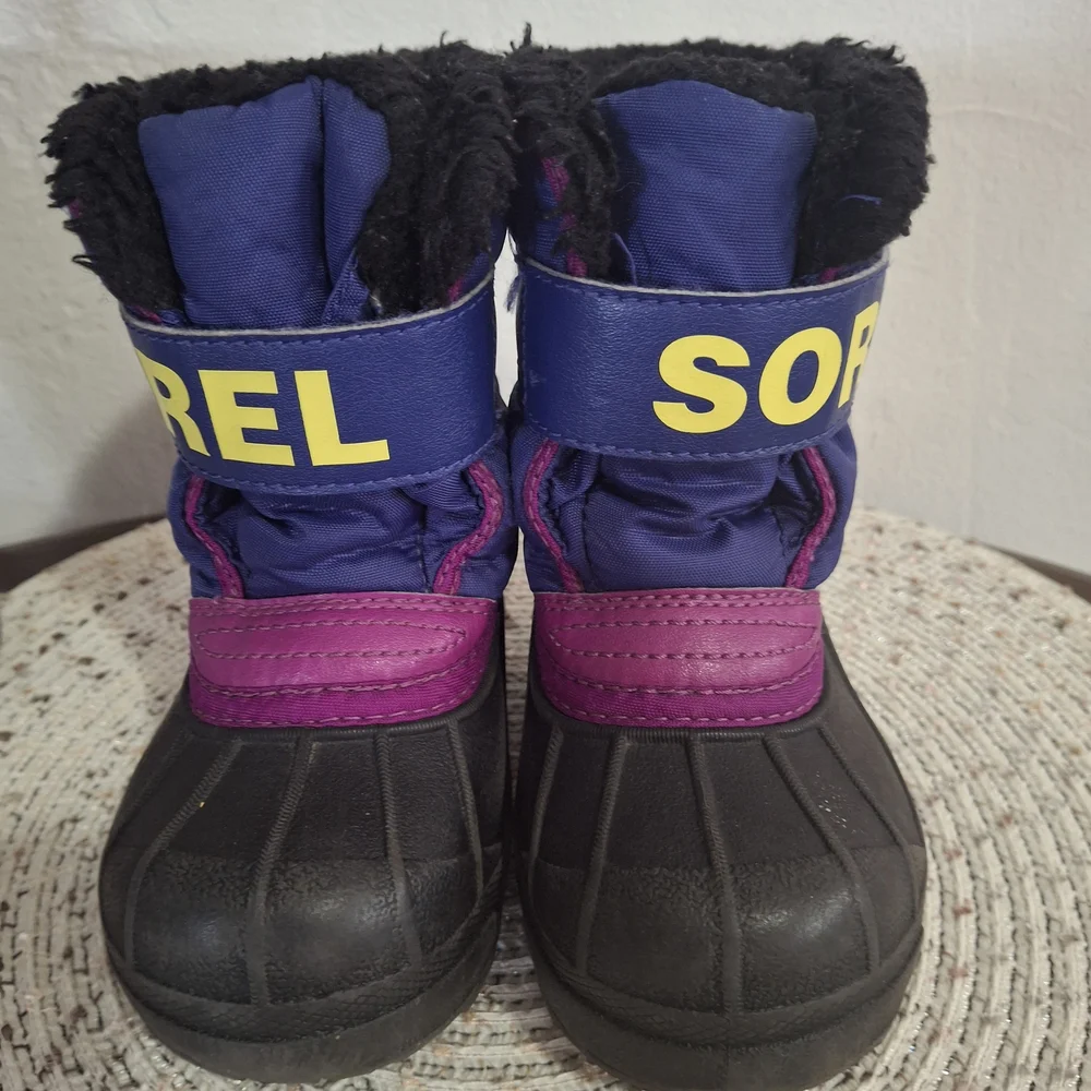 Sorel Kids Purple and Blue Snow Boot Size 7.